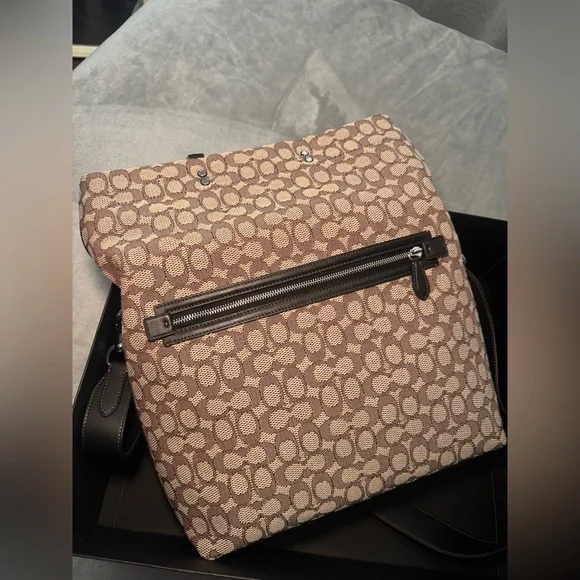 Coach - Signature Backpack - Picture 5 of 5